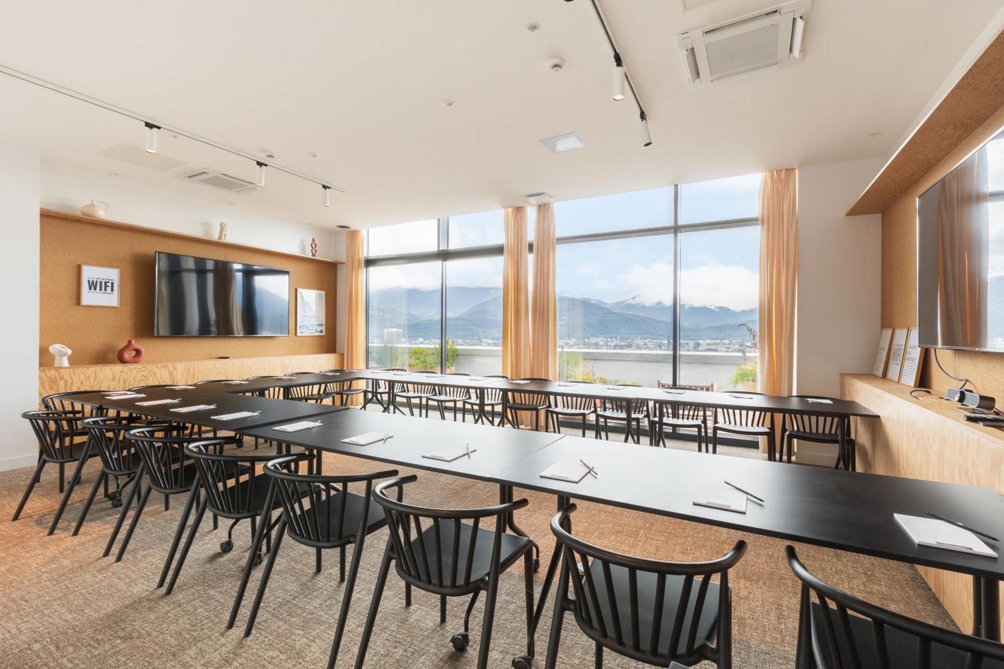 The Babel Community Hotel - Grenoble Bastille Zewnętrze zdjęcie